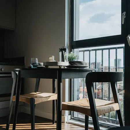 Pass The Keys 38 Lydia - Chavasse 1 Bed Julliet Balcony Lägenhet