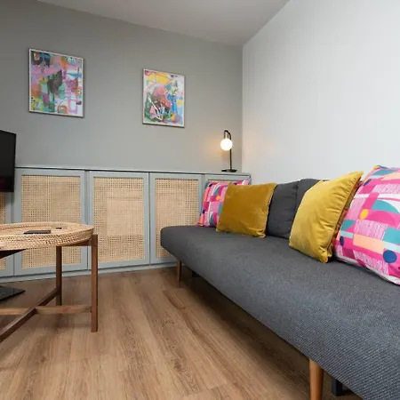 Pass The Keys 38 Lydia - Chavasse 1 Bed Julliet Balcony *