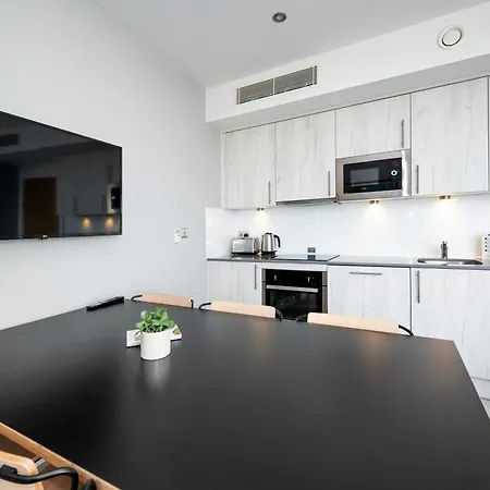 Lägenhetshotell Staycity Waterfront 4*