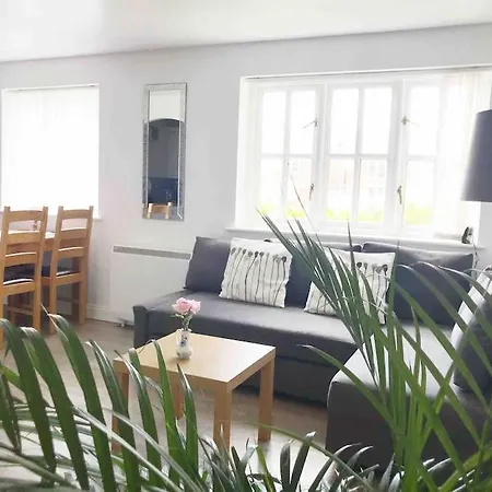 Apartment Stylish 2bedroom With Free Parking