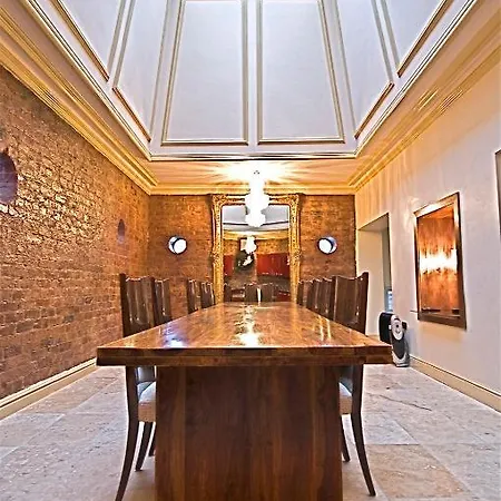 Signature Living Bold Street Lejlighedshotel