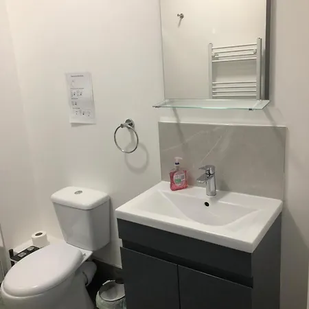 Double-rooms Free Street Parking Near Lfc Alojamento de Acomodação e Pequeno-almoço *