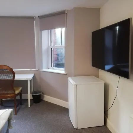 Lodge-room-02 * Liverpool