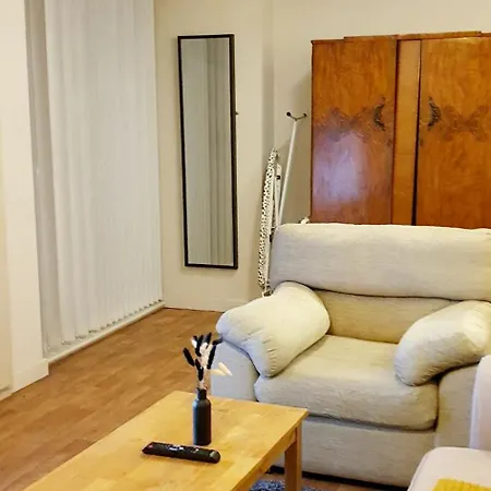 Luxury Lime Street 3bedroom Liverpool