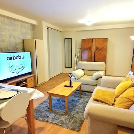 Luxury Lime Street 3bedroom Apartment *