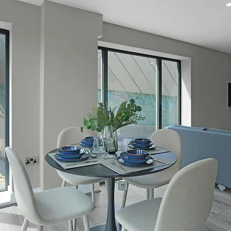 Luxury Dockside Apartment Liverpool