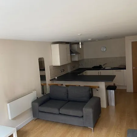 2 Bedroom Flat, Centre Apartment