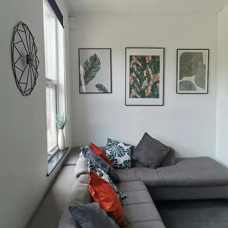 Apartment Modern Maisonette Ideal For Larger Groups, Contractors And Professionals Liverpool