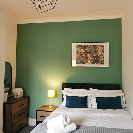 Apartment Modern Maisonette Ideal For Larger Groups, Contractors And Professionals Liverpool