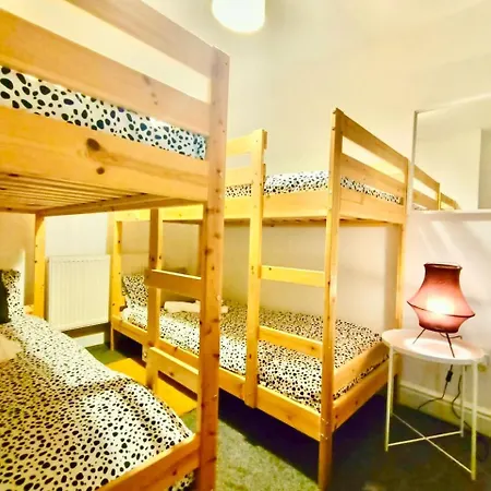 Lovely 4 Bedroom In Anfield - Near Stadium, Centre, Sleeps 18 Сasa de vacaciones *