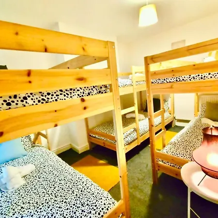Lovely 4 Bedroom In Anfield - Near Stadium, Centre, Sleeps 18 Сasa de vacaciones