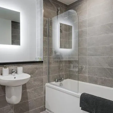Westminster Park Luxury One Bed With Free Parking *