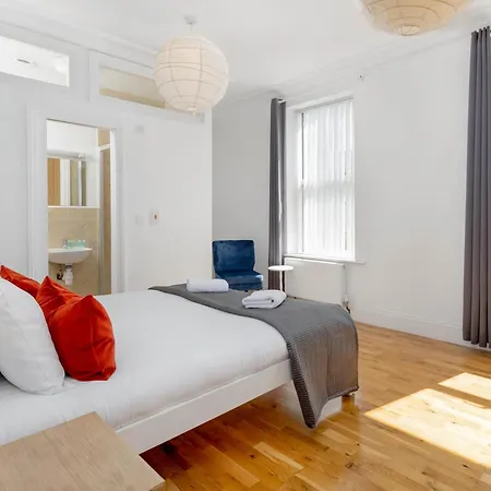Holiday home Air Host & - Rockfield House - Sleeps 8 Liverpool