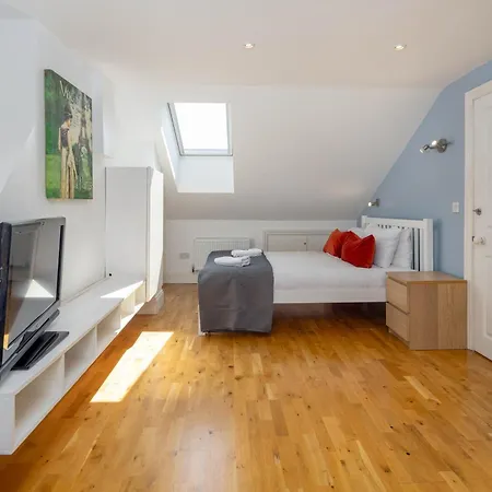 Holiday home Air Host & - Rockfield House - Sleeps 8 Liverpool