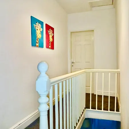 Lovely 4 Bedroom In Anfield - Near Stadium, Centre, Sleeps 18