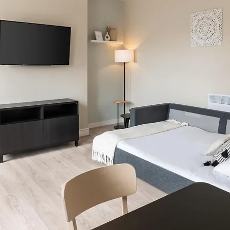 Host & - The Quarter Apartment *