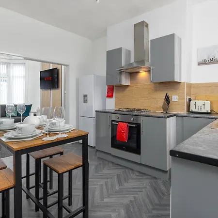 Holiday home Woodbine House - Air Host And - Free Parking