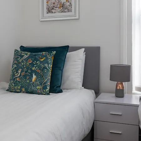 Holiday home Woodbine House - Air Host And - Free Parking Liverpool