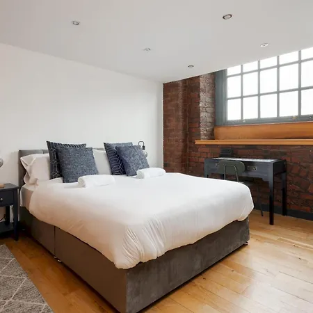 Trafalgar Warehouse Apartmentslps 5 Free Parking Pass The Keys