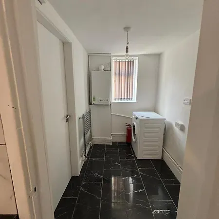 Luxe Spacious 5-bed House In Holiday home *