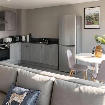 Apartment Host & - Monarchs Quay