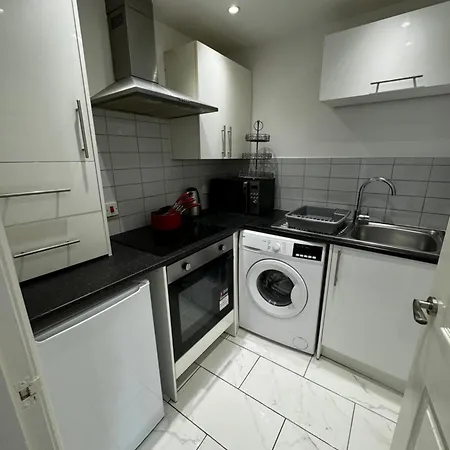 No 6 At Mannering, 2 Bed Near Sefton Park And Lark Lane *