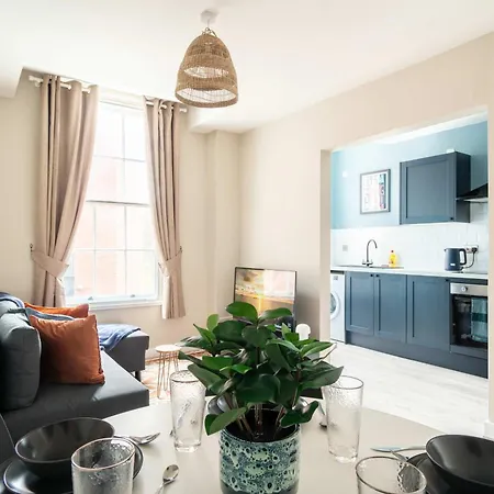 Fabulous 1 Bedroom In *
