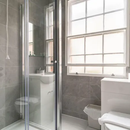 Fabulous 1 Bedroom In Apartment Liverpool