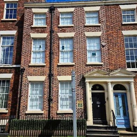 9 Rodney Townhouse *