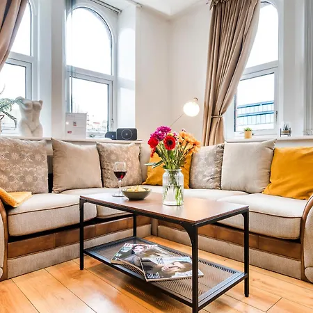 Cavern Quarters, Beautiful Two Bedroom Centre By Garudy Serviced And Short Lets - Perfect For Longer Appartement Liverpool