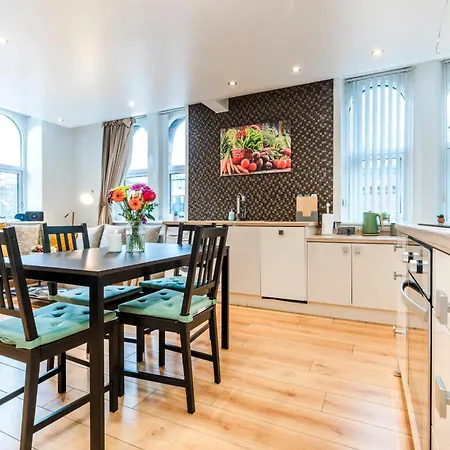Lägenhet Cavern Quarters, Beautiful Two Bedroom Centre By Garudy Serviced And Short Lets - Perfect For Longer Liverpool