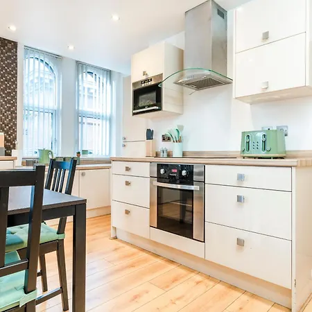 Cavern Quarters, Beautiful Two Bedroom Centre By Garudy Serviced And Short Lets - Perfect For Longer Appartement *