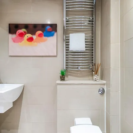 Cavern Quarters, Beautiful Two Bedroom Centre By Garudy Serviced And Short Lets - Perfect For Longer Liverpool