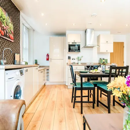 Cavern Quarters, Beautiful Two Bedroom Centre By Garudy Serviced And Short Lets - Perfect For Longer Appartement Liverpool