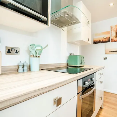 Cavern Quarters, Beautiful Two Bedroom Centre By Garudy Serviced And Short Lets - Perfect For Longer