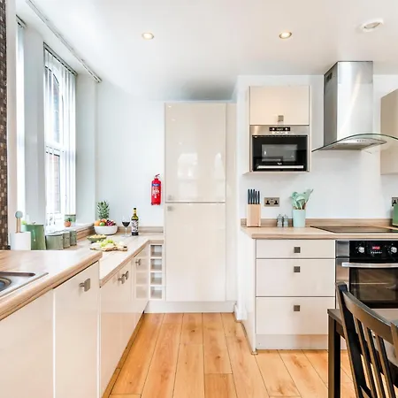 Cavern Quarters, Beautiful Two Bedroom Centre By Garudy Serviced And Short Lets - Perfect For Longer Appartement