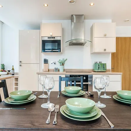 Cavern Quarters, Beautiful Two Bedroom Centre By Garudy Serviced And Short Lets - Perfect For Longer Liverpool