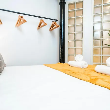 Cavern Quarters, Beautiful Two Bedroom Centre By Garudy Serviced And Short Lets - Perfect For Longer Appartement