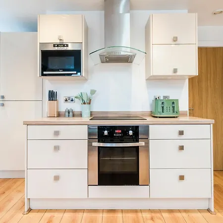 Cavern Quarters, Beautiful Two Bedroom Centre By Garudy Serviced And Short Lets - Perfect For Longer Lägenhet *