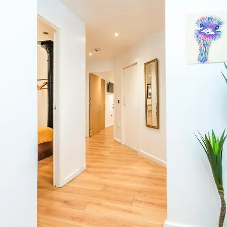 Appartement Cavern Quarters, Beautiful Two Bedroom Centre By Garudy Serviced And Short Lets - Perfect For Longer