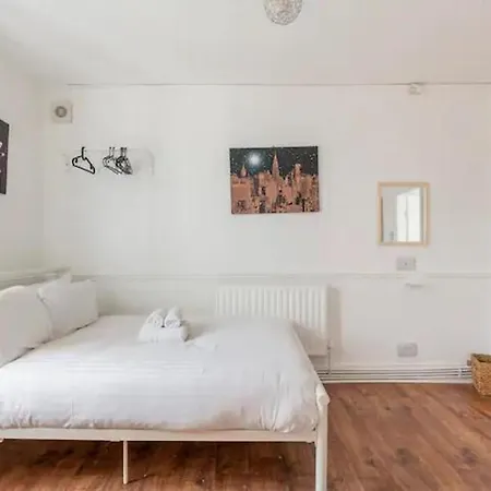 Cheerful Maisonette In The Heart Of Orrell Park