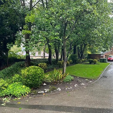 Spacious 2 Bed - Free Parking 公寓 利物浦
