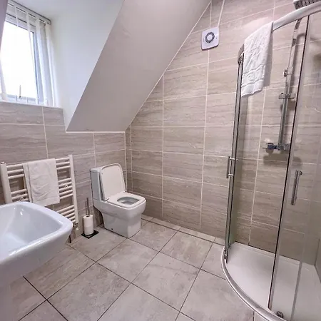 Large Central One! Guest house *