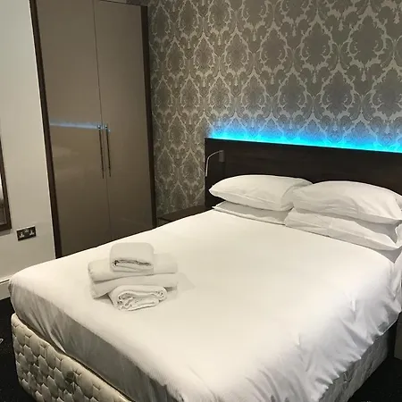 The Marlborough Otel Waterloo