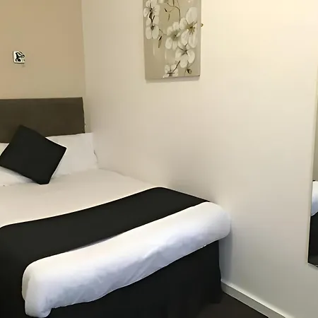 Lord Nelson Hotel *