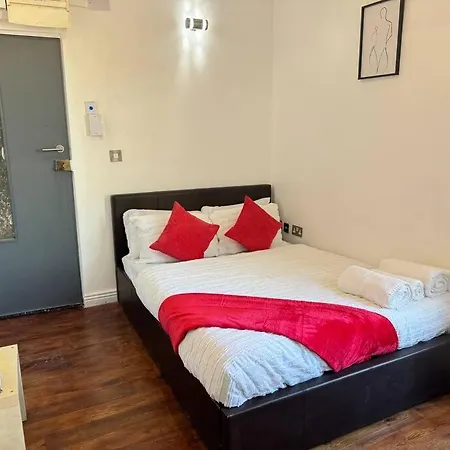 Lejlighed 30 Percent Off - Cosy Retreat For Couples - Free Parking