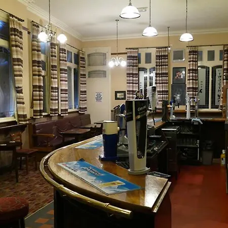 אורחן Anfield Part Of The Twelfth Man Public House ליברפול