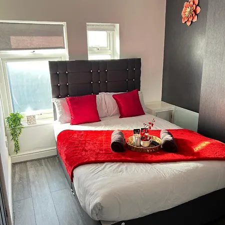 Отель The Marlborough House 3*
