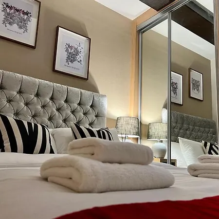Apartment Beautiful Centre 2 Bedroomed