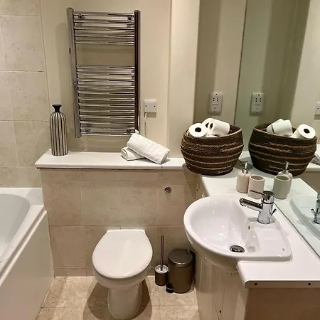 Beautiful Centre 2 Bedroomed *